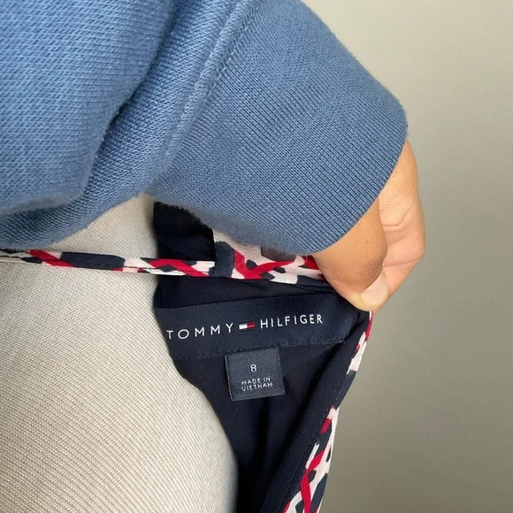 Elegant Halter Neck Dress in Black and Red - Picture 3 of 3